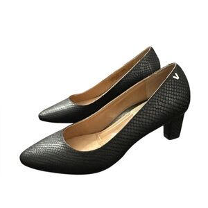 Vionic Mia Snakeskin Black Textured Mid Block Heel 2.75” Pumps size 10